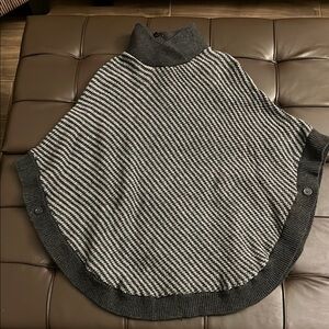 Banana Republic Dark and Light Gray Poncho with Houndstooth Pattern